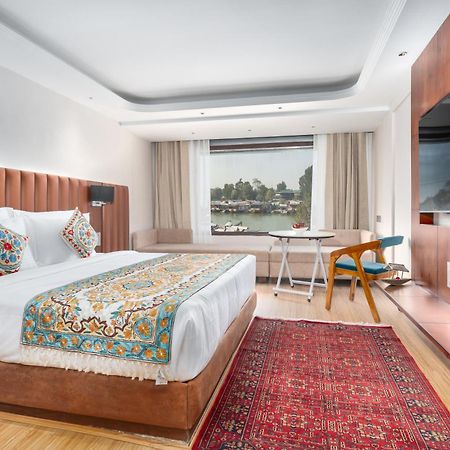 Hotel 11 Boulevard Srīnagar Dış mekan fotoğraf